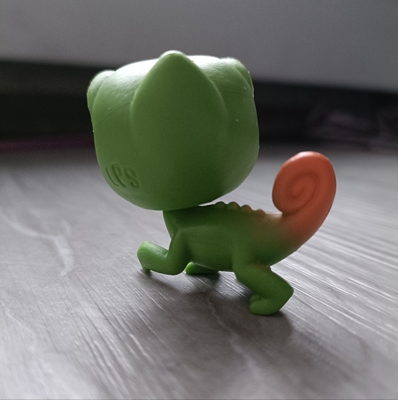 Hasbro LPS Littlest Pet Shop Lizard #1-57 Sy Spectrolizard - Picture 2 of 2